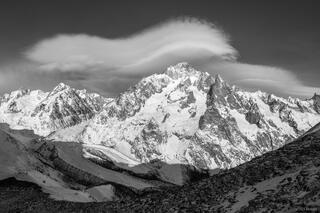 Wavecloud over Monte Bianco B&W